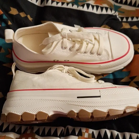 Cute chunky shoes - Picture 2 of 3